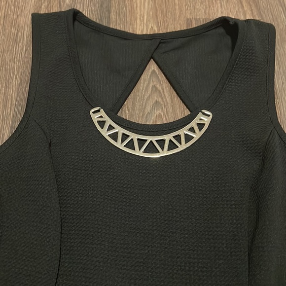 B Wear top - Picture 3 of 7